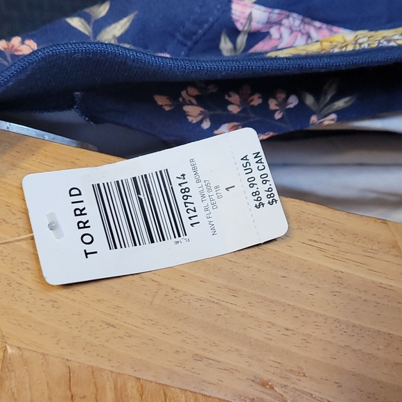 Torrid Floral Bombard Jacket Sz 1       *MUST GO!!!* - Picture 9 of 9